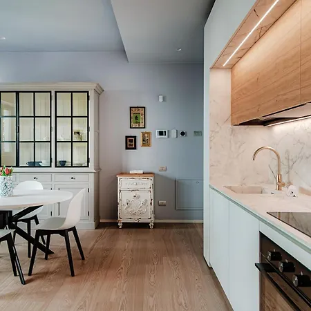 Three Colors - By Myhomeincomo Appartement *