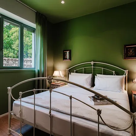 Appartement Three Colors - By Myhomeincomo
